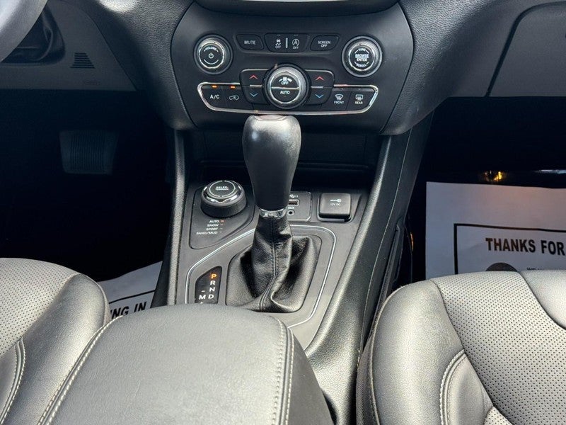 2022 Jeep Cherokee Latitude Lux