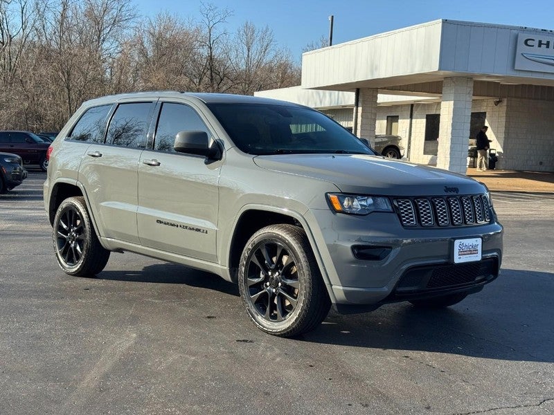 2022 Jeep Grand Cherokee Laredo X