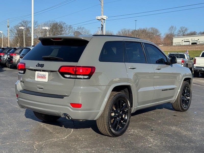 2022 Jeep Grand Cherokee Laredo X