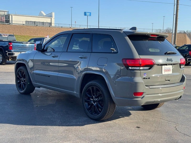 2022 Jeep Grand Cherokee Laredo X