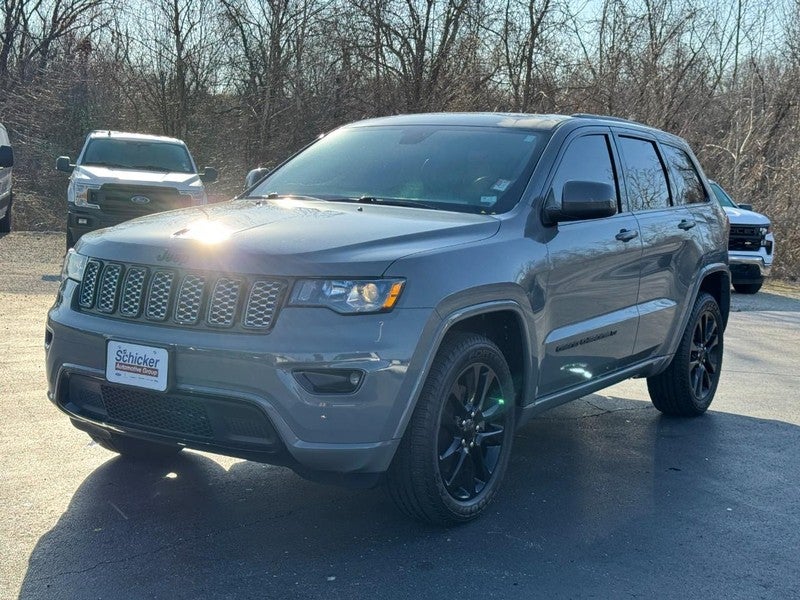 2022 Jeep Grand Cherokee Laredo X