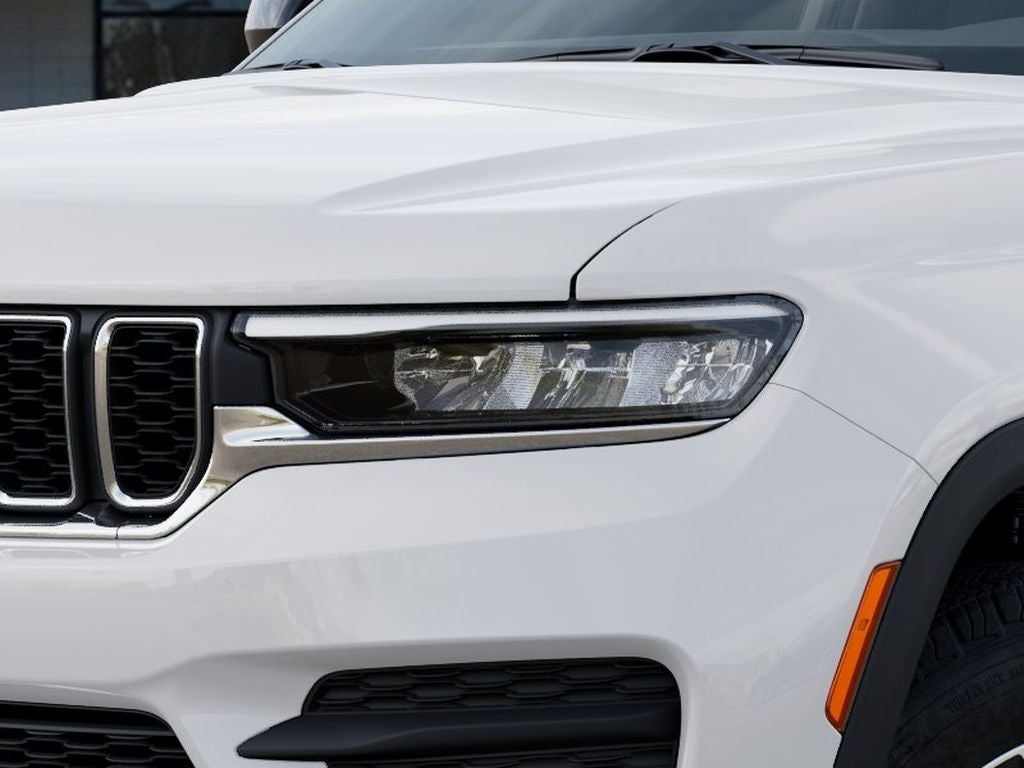 2027 Jeep Grand Cherokee Laredo