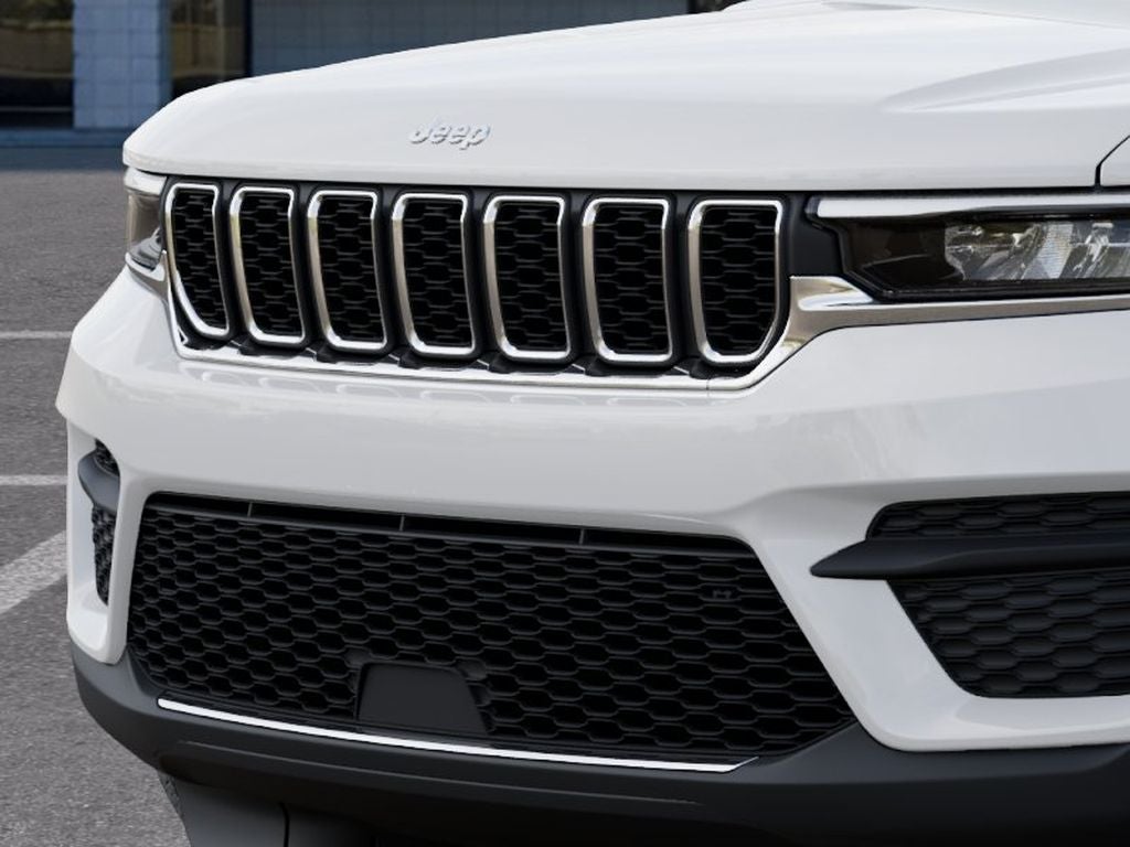 2027 Jeep Grand Cherokee Laredo