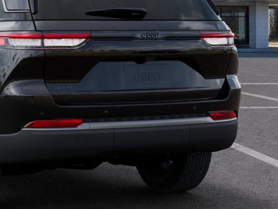 2027 Jeep Grand Cherokee Laredo Altitude