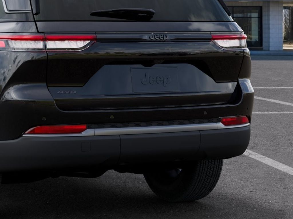2027 Jeep Grand Cherokee Laredo Altitude