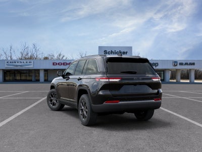 2027 Jeep Grand Cherokee Laredo Altitude