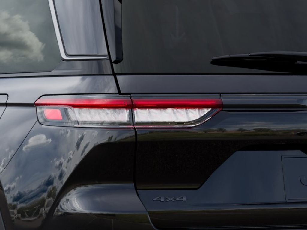 2027 Jeep Grand Cherokee Laredo Altitude
