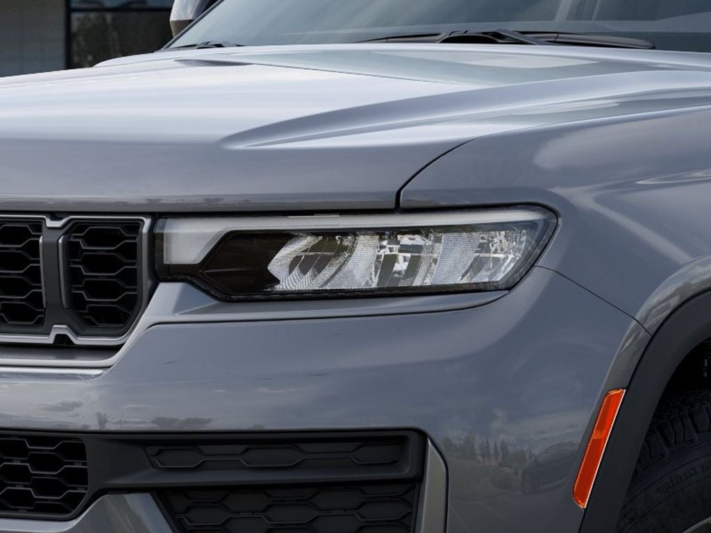 2027 Jeep Grand Cherokee Laredo Altitude