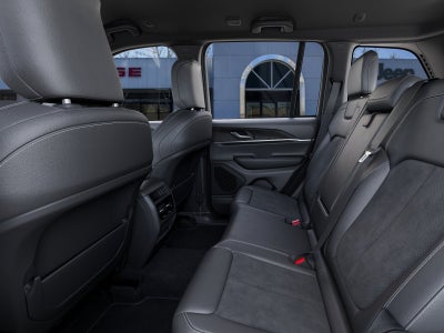 2027 Jeep Grand Cherokee Laredo Altitude