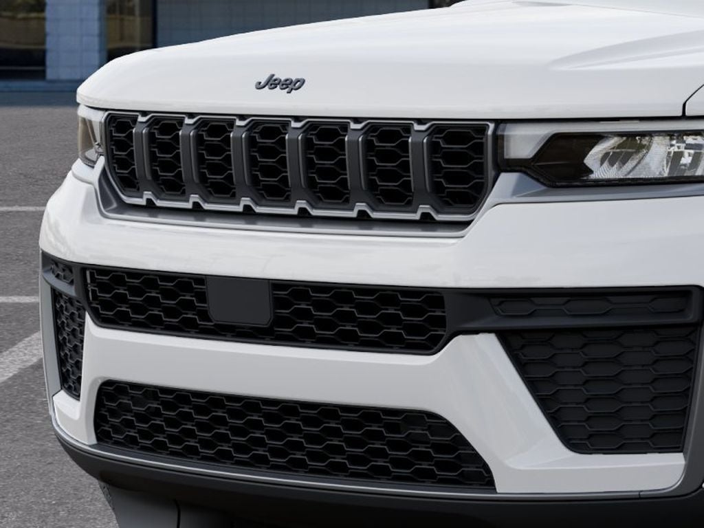 2027 Jeep Grand Cherokee Laredo Altitude