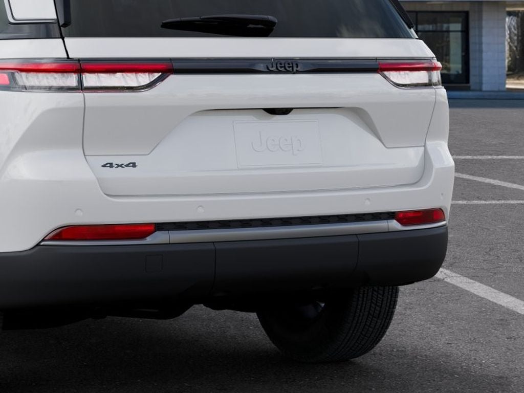 2027 Jeep Grand Cherokee Laredo Altitude