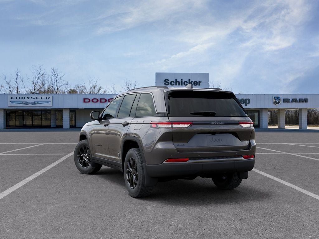 2026 Jeep Grand Cherokee Laredo Altitude