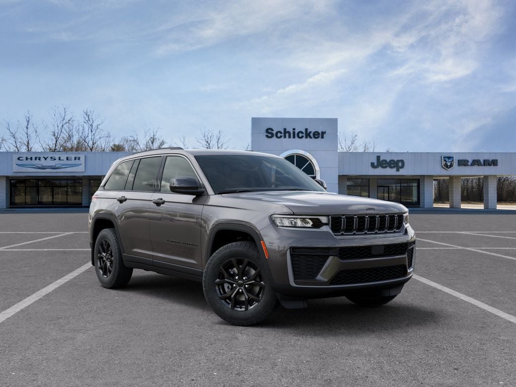 2026 Jeep Grand Cherokee Laredo Altitude