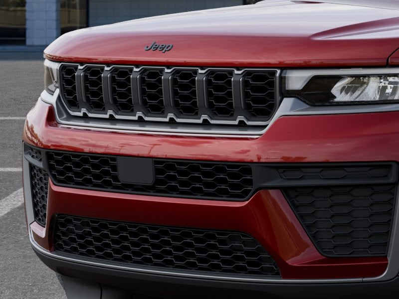 2026 Jeep Grand Cherokee Laredo Altitude