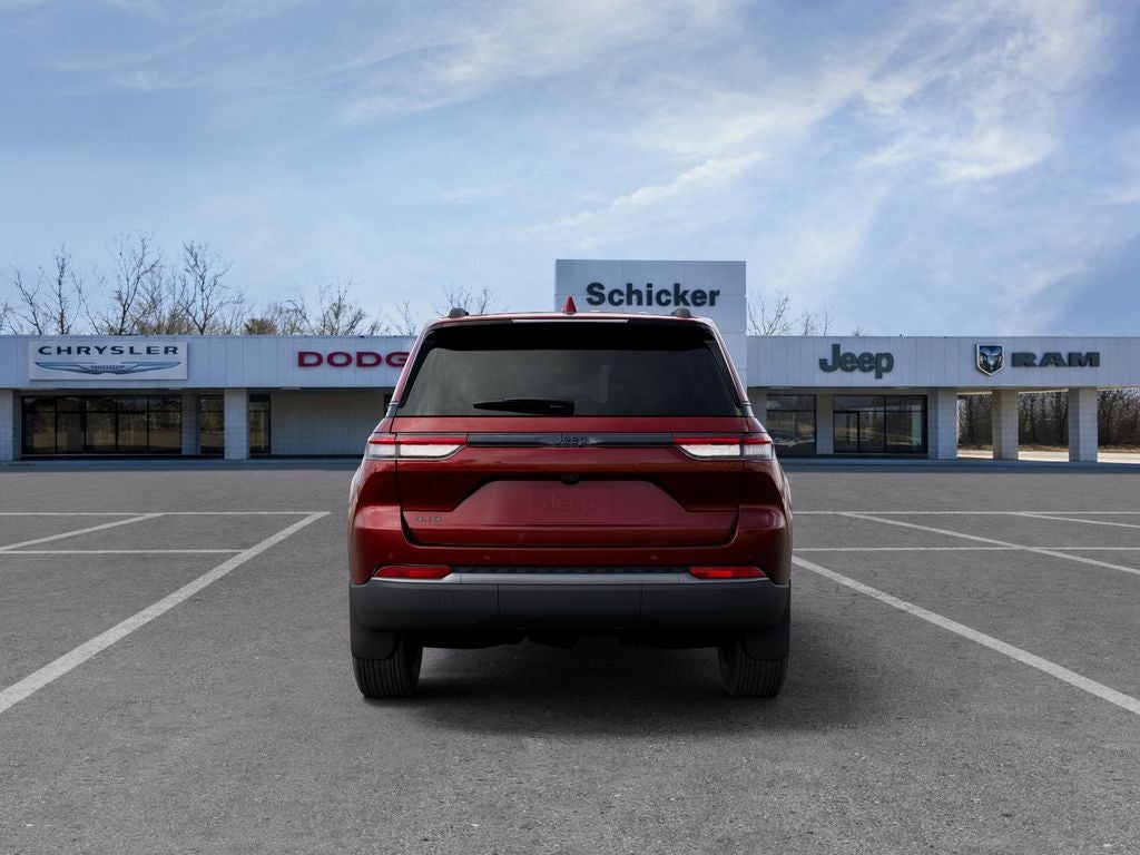 2026 Jeep Grand Cherokee Laredo Altitude