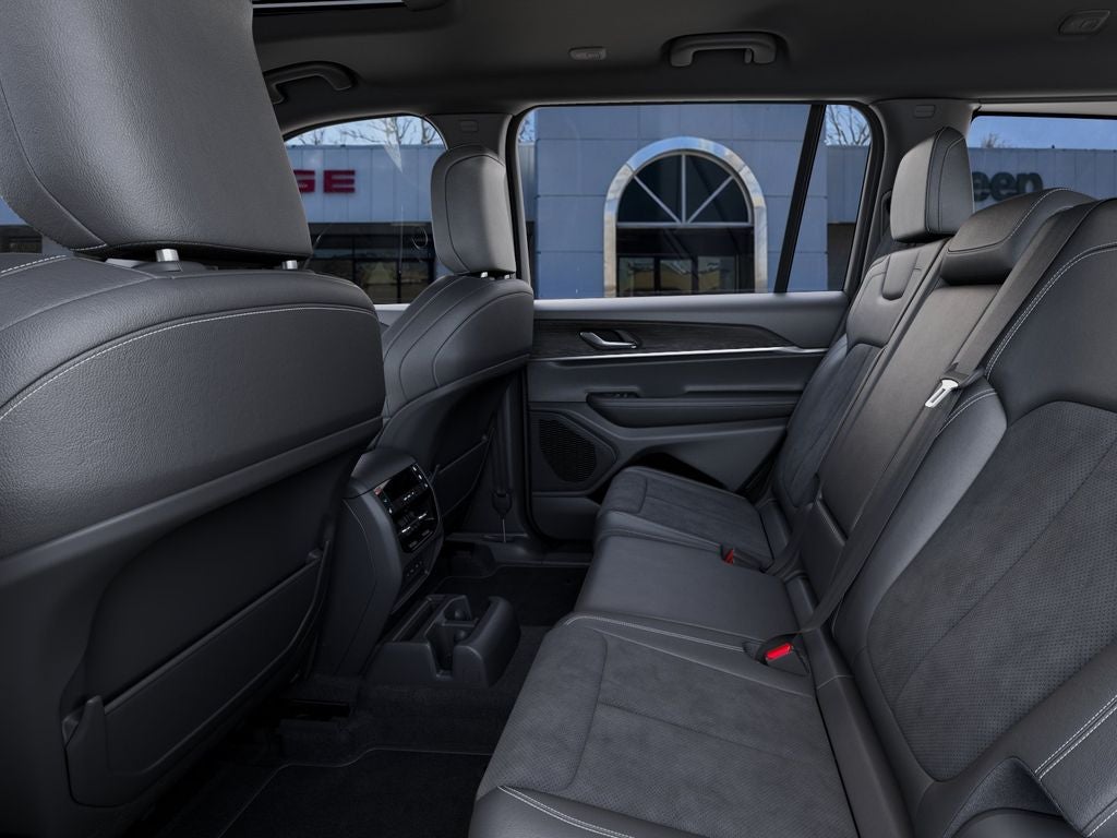 2026 Jeep Grand Cherokee L Laredo Altitude