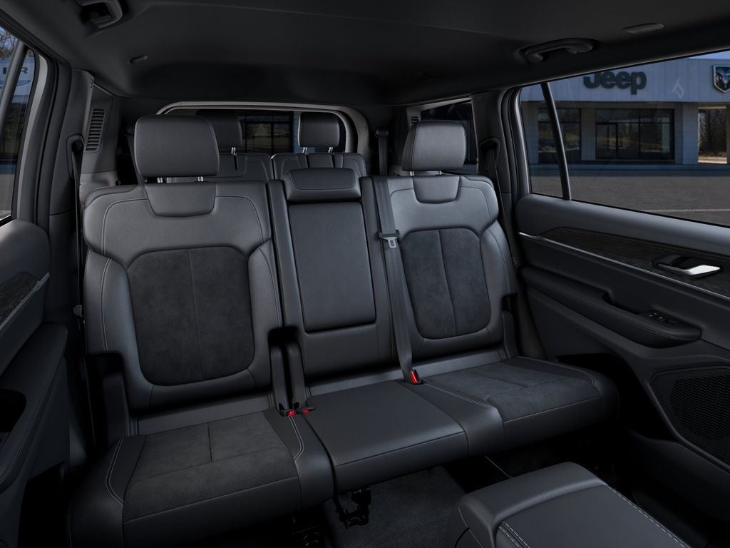 2026 Jeep Grand Cherokee L Laredo Altitude