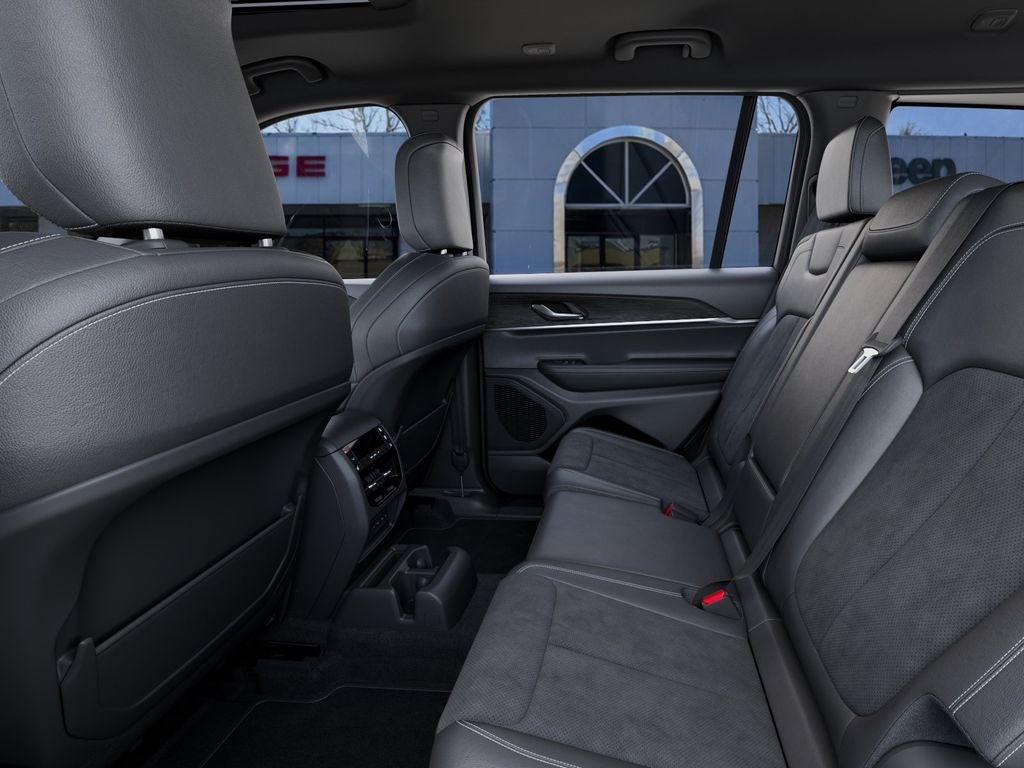 2026 Jeep Grand Cherokee L Laredo Altitude