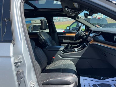 2023 Jeep Grand Cherokee L Summit Reserve