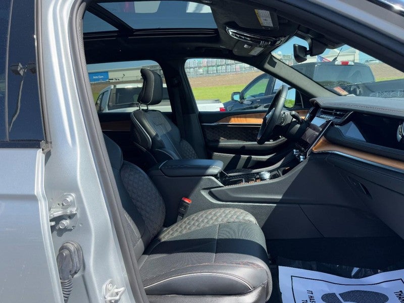 2023 Jeep Grand Cherokee L Summit Reserve