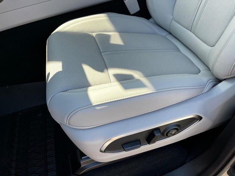 2025 Jeep Wagoneer Series II Overland