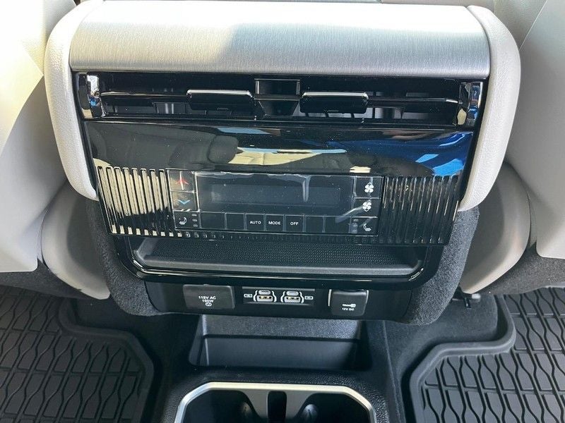 2025 Jeep Wagoneer Series II Overland