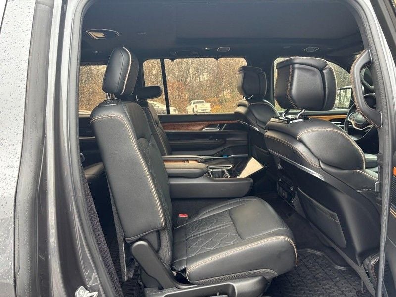 2022 Jeep Grand Wagoneer Series III