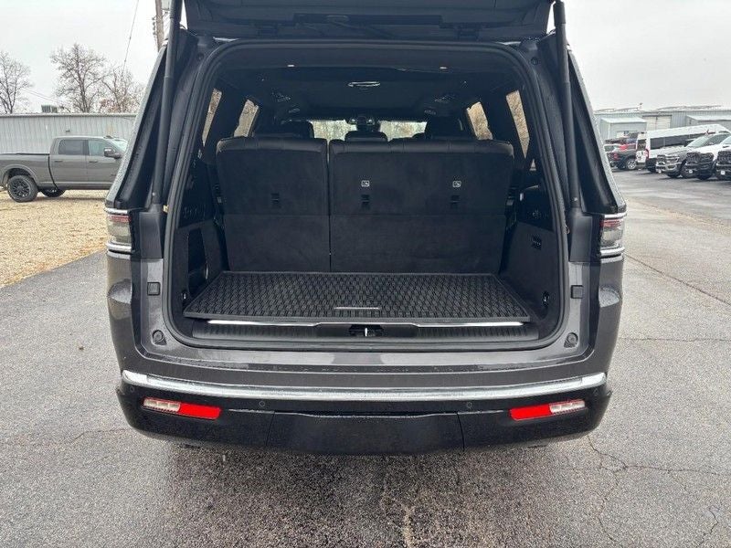 2022 Jeep Grand Wagoneer Series III