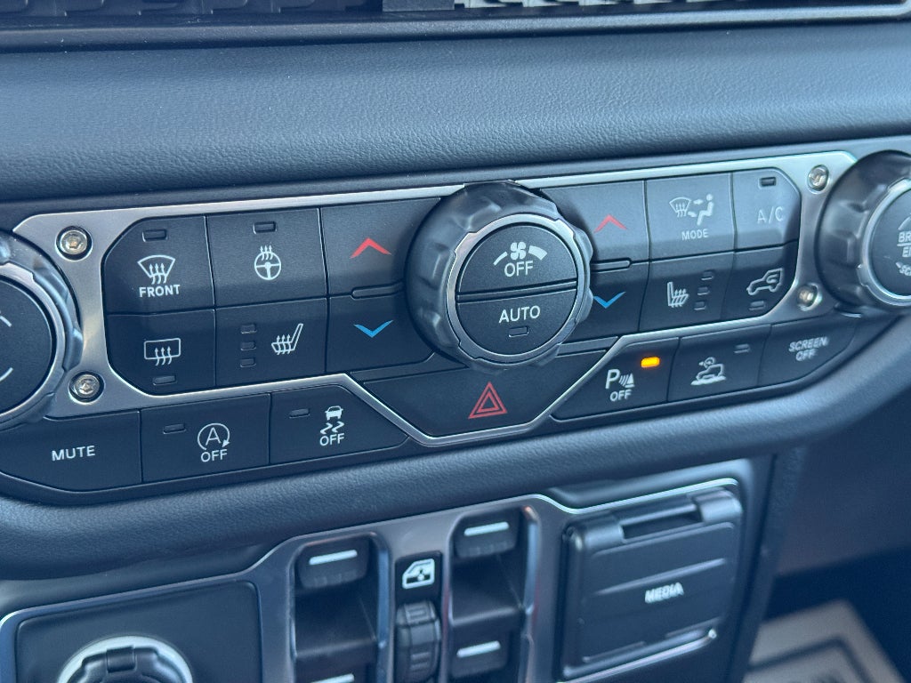 2026 Jeep Gladiator Sahara