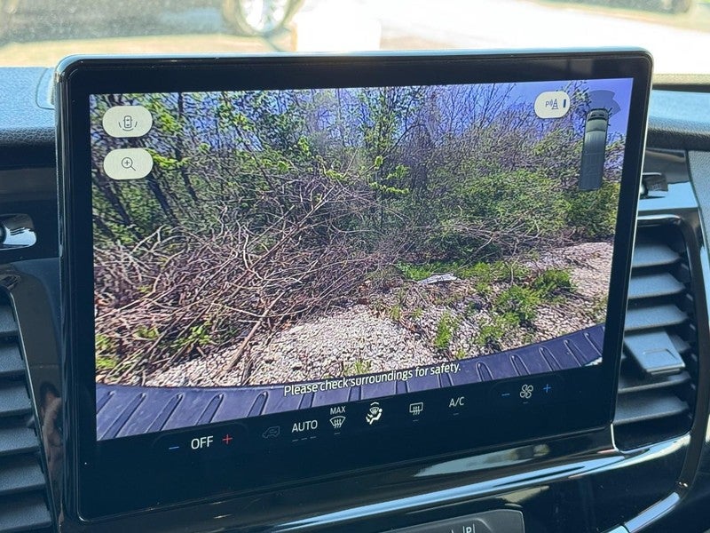 2023 Ford Transit Passenger Wagon XLT