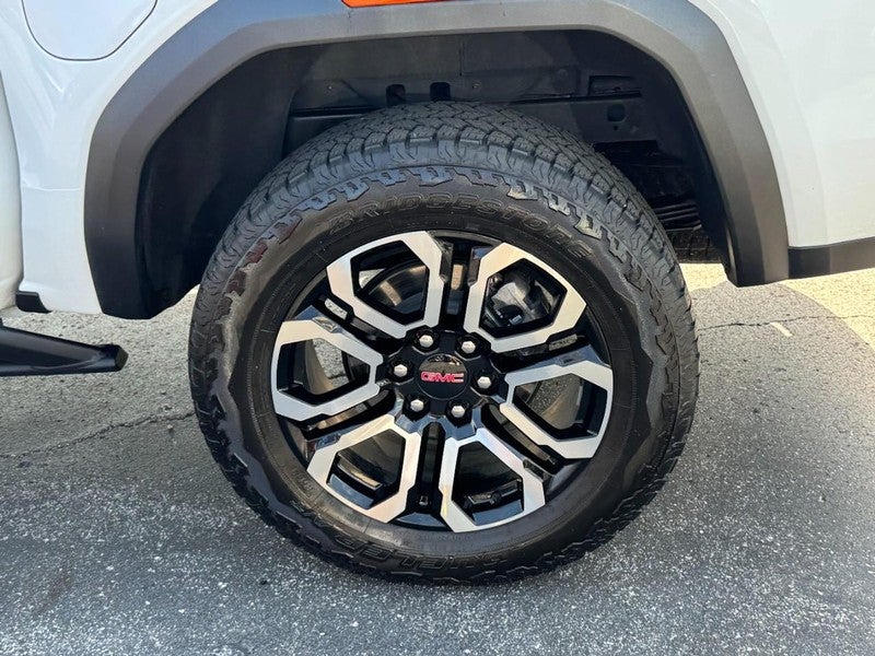 2025 GMC Canyon 4WD AT4