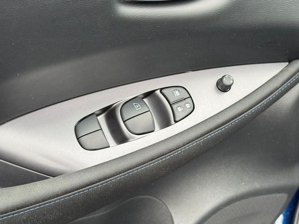 2025 Nissan LEAF S