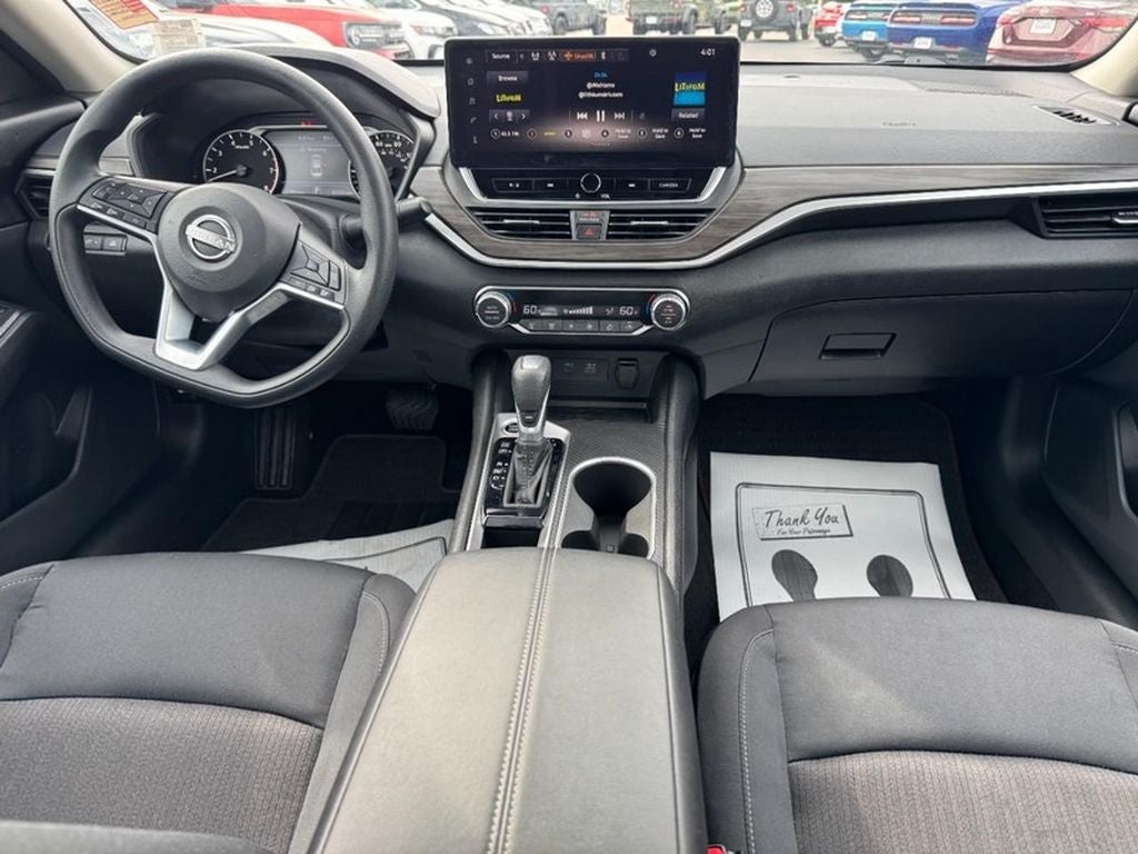 2025 Nissan Altima SV