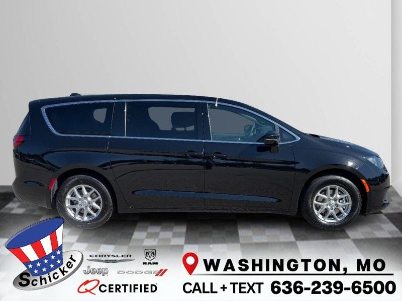 2026 Chrysler Voyager LX