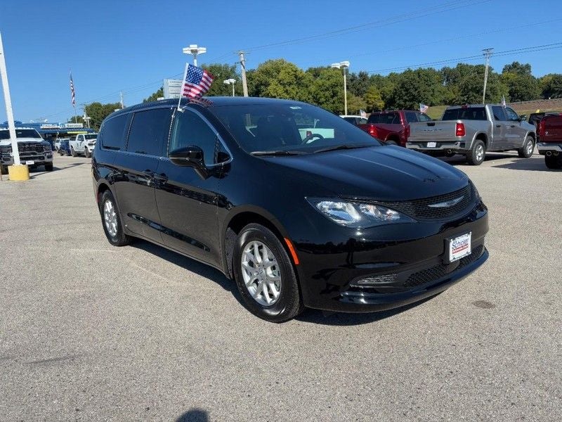 2026 Chrysler Voyager LX