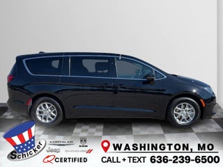 2026 Chrysler Voyager LX