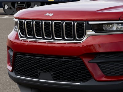 2027 Jeep Grand Cherokee Laredo X 4x4