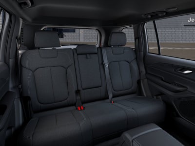 2027 Jeep Grand Cherokee Laredo X 4x4