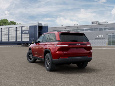 2027 Jeep Grand Cherokee Laredo X 4x4