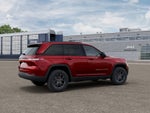2027 Jeep Grand Cherokee Laredo X 4x4